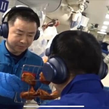 В космосе впервые приготовили барбекю
