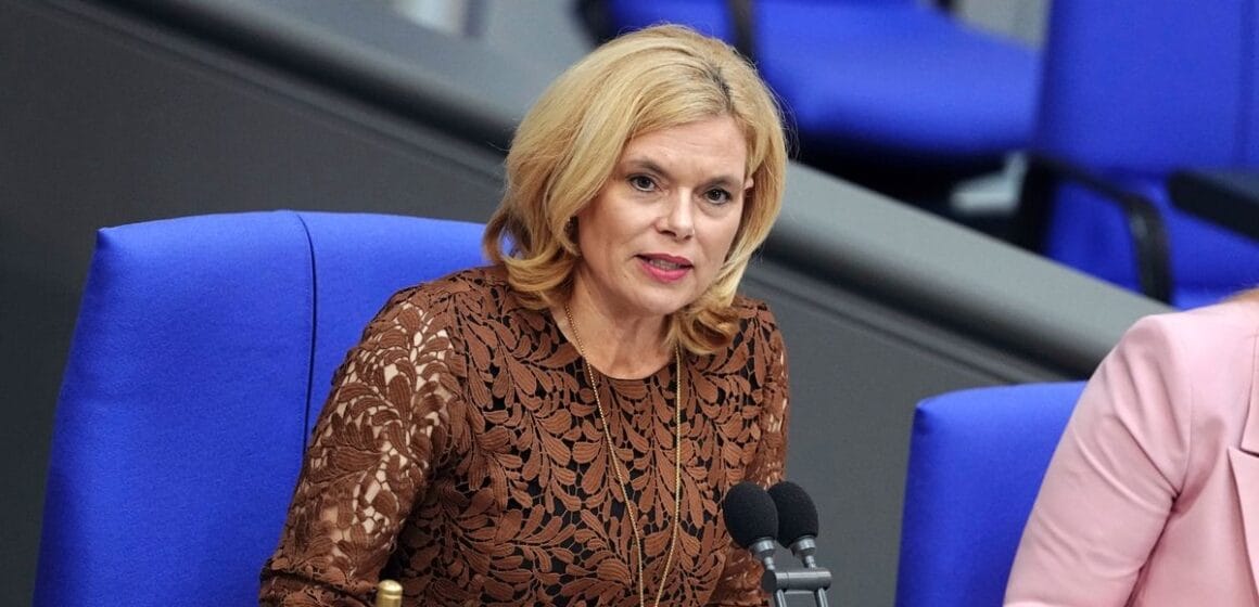 Глава бундестага назвала Германию «борделем Европы» и призвала запретить покупку секса