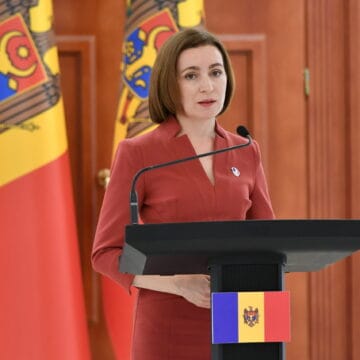 Доходы президента Молдовы в 2025 году: зарплата и зарубежные командировки