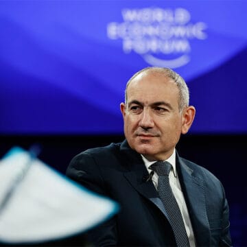 Политика на ударных: Пашинян объявил о музыкальном дебюте в Ереване