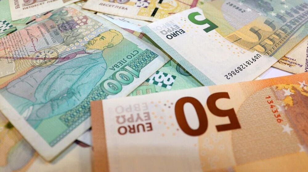 Лев уходит из оборота