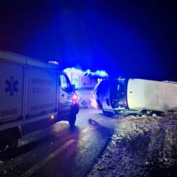 Микроавтобус, следовавший из Молдовы в Германию, попал в ДТП в Румынии