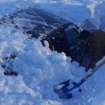 Двое сотрудников ГИЧС ответят в суде за гибель пары, застрявшей в снегу