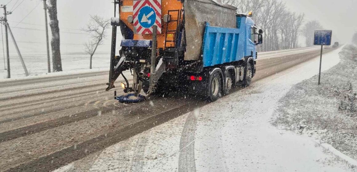 В Молдове на дорогах зимние условия: температура ночью до -17°C