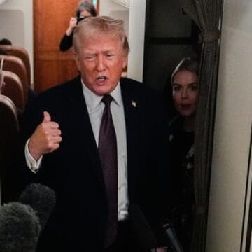 Президент США назвал оборону Гренландии «двумя собачьими упряжками»