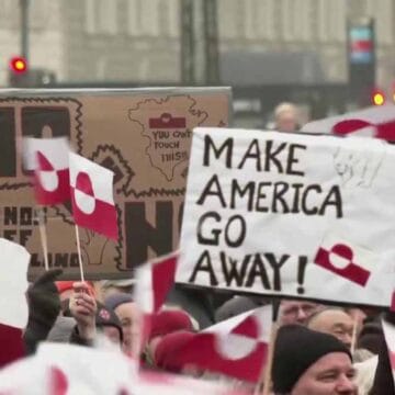 «Make America Go Away»: в Дании проходят протесты против планов Трампа по Гренландии