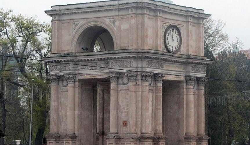 arc-of-victory-kishinev Триумфальная арка, построенная в 1841 году, ждёт реставрации
