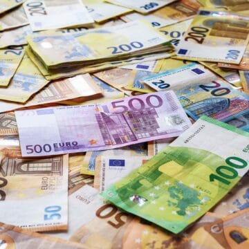 Диаспора приносит 13% бюджета: переводов в Молдову стало больше