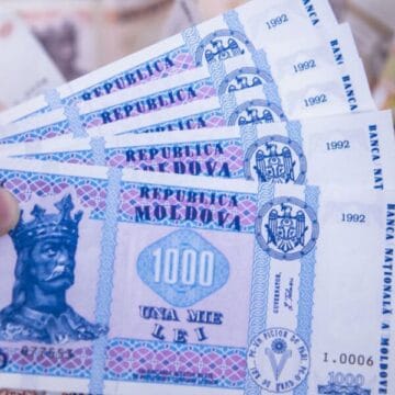Мошенники обманули 73-летнюю женщину на полмиллиона леев