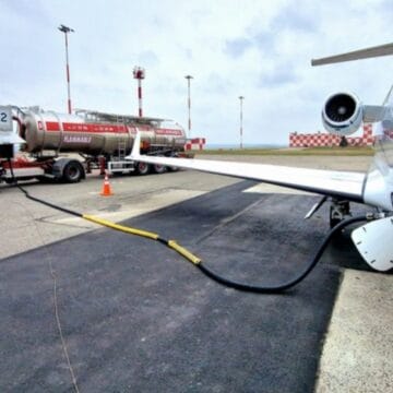 Штраф не подействовал: Lukoil задерживает передачу активов аэропорта