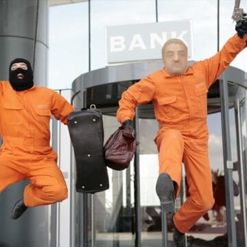 США по ошибке депортировали фигуранта крупнейшего ограбления ювелирного магазина на $100 млн