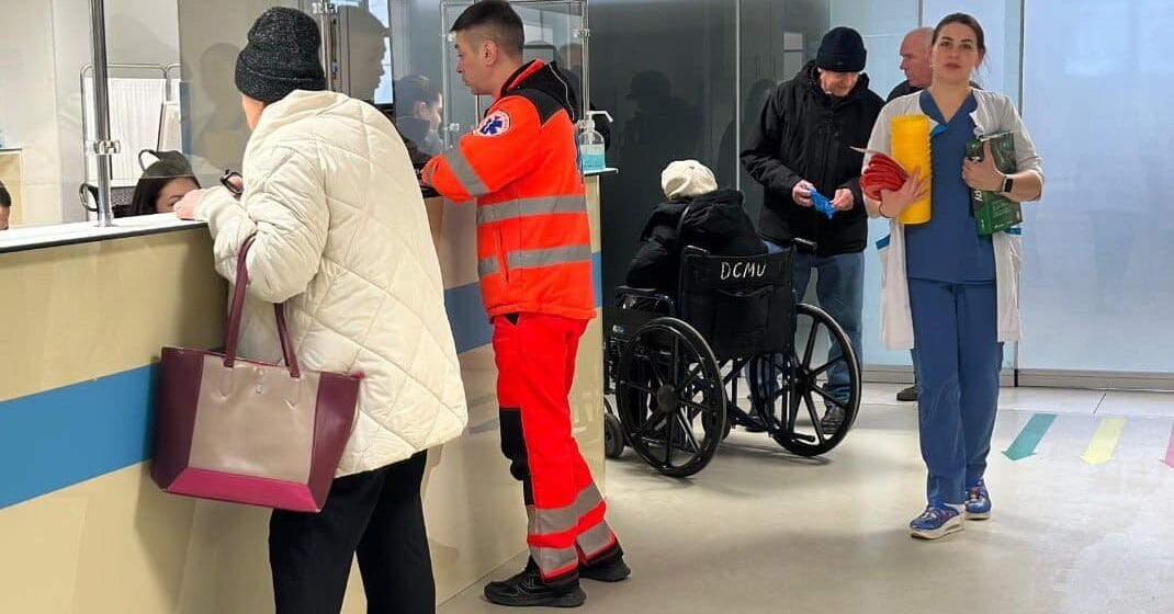Рождественские праздники в Молдове: десятки обращений в скорую помощь из-за алкоголя и переедания