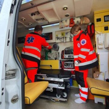 Попытка удара топором и пьяный дебош: в Кишиневе и Ниспорень напали на бригады неотложки