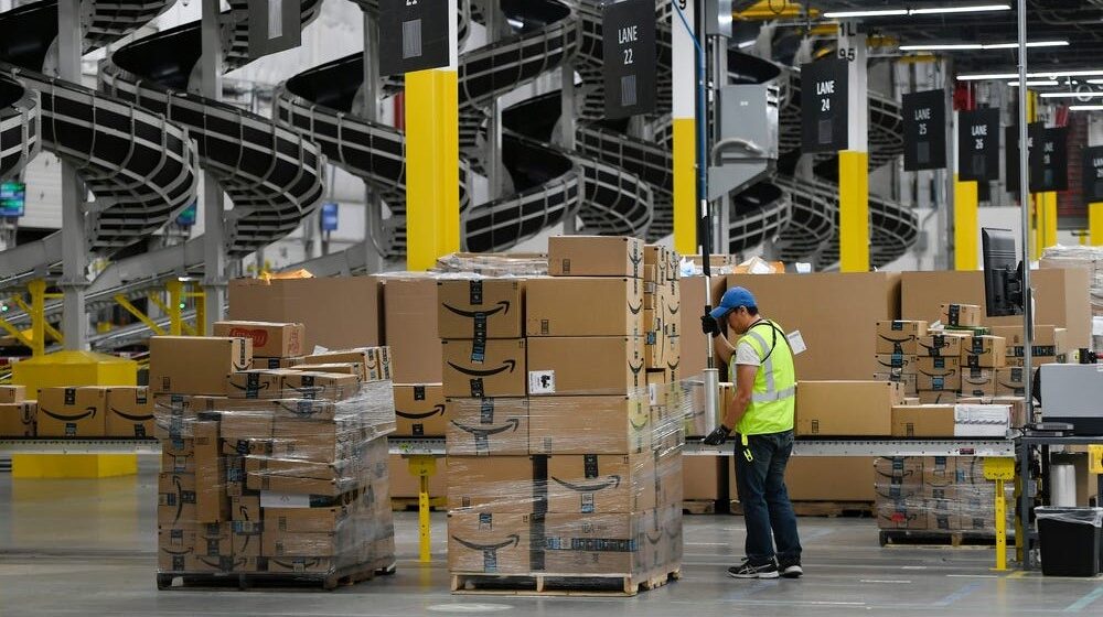 Amazon закрывает проект складских роботов Blue Jay из-за низкой эффективности