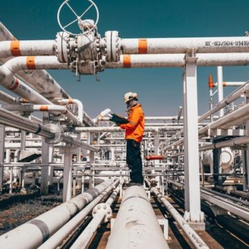 Индия сокращает импорт российской нефти