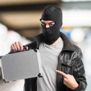 chto-chashche-vsego-kradut-v-magazinah-1 Карьера года: украсть секреты НАТО, провалить сделку с РФ и выдумать шпионский заговор, чтобы не сесть