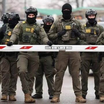 Иммиграционных агентов в Миннесоте срочно оснастят нательными камерами