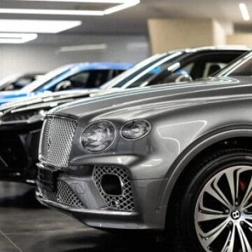 Сотни люксовых авто из ЕС «уехали» в Россию в обход санкций