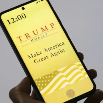 Вместо «Сделано в США» — лишь дизайн: Проект смартфона Трампа столкнулся с реальностью