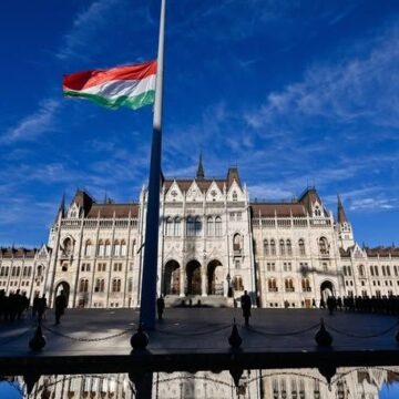 Парламент Венгрии принял резолюцию против вступления Украины в ЕС и военной помощи Киеву