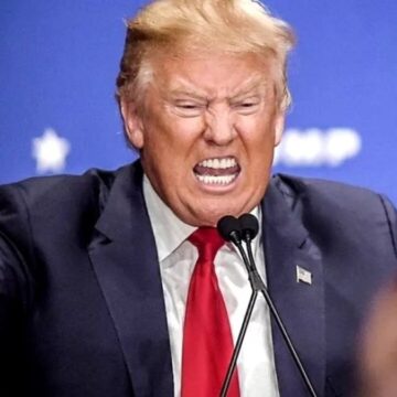 Трамп пригрозил стереть энергосистему Ирана с лица земли, если пролив не откроют за 48 часов