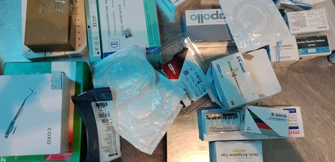 В аэропорту Кишинева пресекли две попытки незаконного ввоза стоматологического оборудования