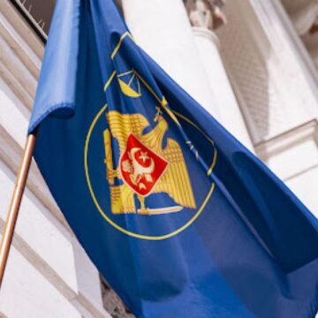 Прокурор и трое полицейских задержаны по делу о взятке в $400 тысяч
