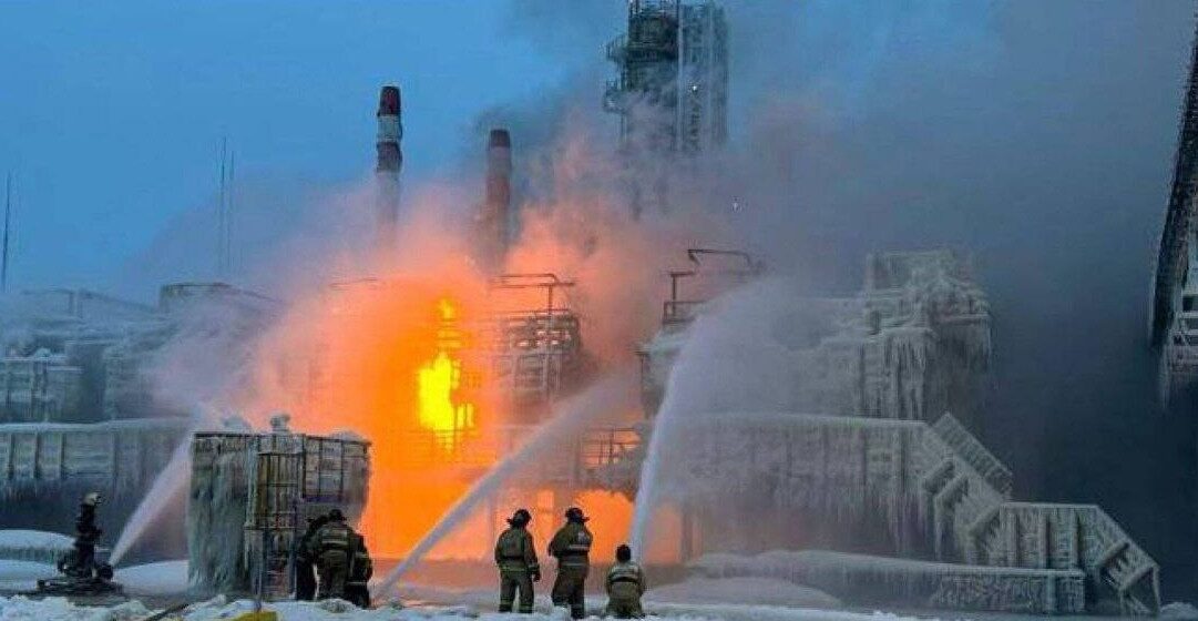 Массированная атака дронов на Россию: пожар на крупнейшем нефтяном терминале и удары по регионам