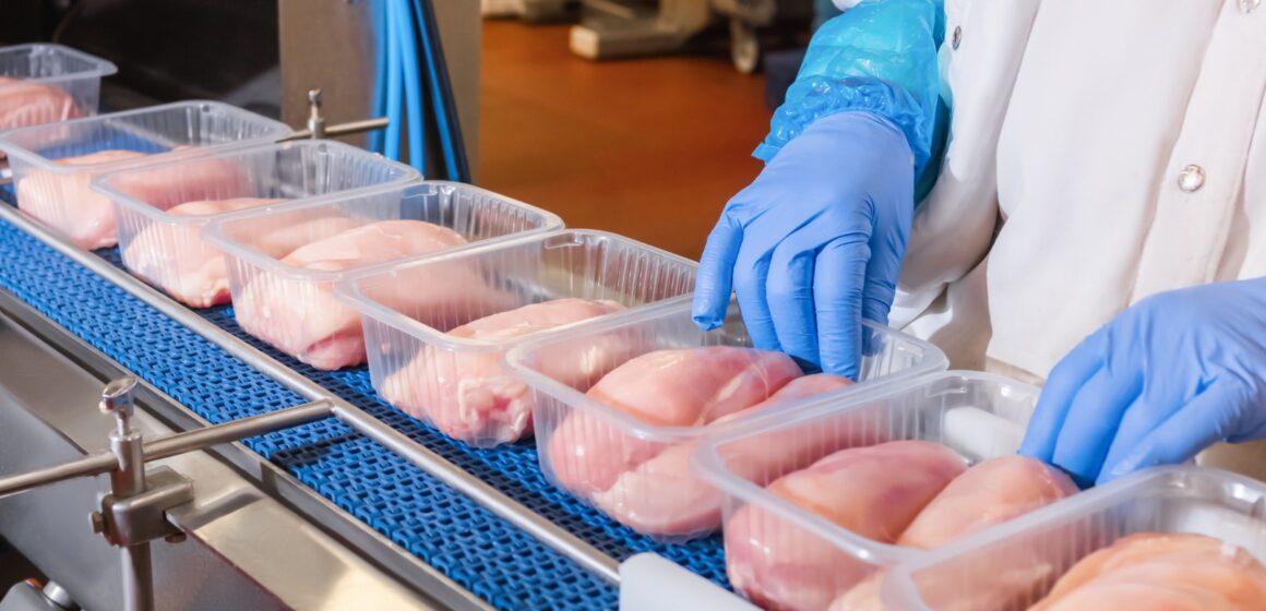 chicken Украинская курятина возвращается: ANSA сняло запрет на импорт для первой птицефабрики