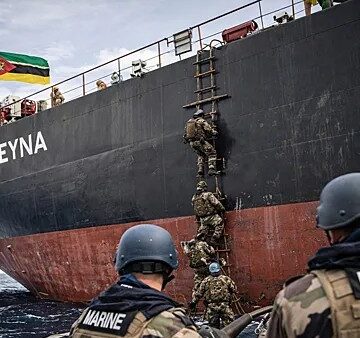 Охота за «теневым флотом»: ВМС Франции при поддержке британской разведки задержали танкер из Мурманска