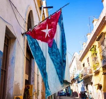 depositphotos_12659666-stock-photo-street-in-old-havana-with «Куба доживает последние мгновения»: Трамп анонсировал смену режима в Гаване после завершения операции в Иране
