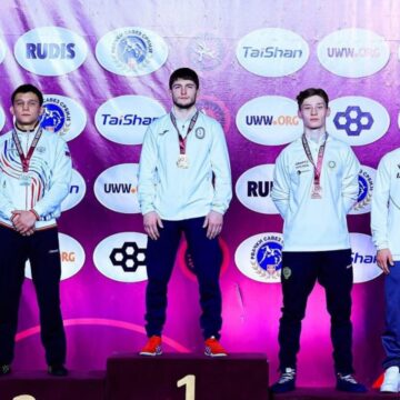 eriomenco_aur_lupte_150326 Золотой триумф в Сербии: Виталий Ерёменко и сборная Молдовы покоряют европейский пьедестал
