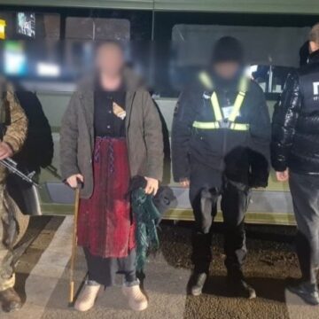 Отчаяние среди призывников: в пункте пропуска Чадыр-Лунга задержали украинца, переодетого старушкой