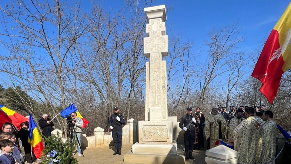 stan_poetas_monument_5 Минута глубокой признательности в Отачь: открыт мемориал генералу Стану Поеташу и депортированным священникам