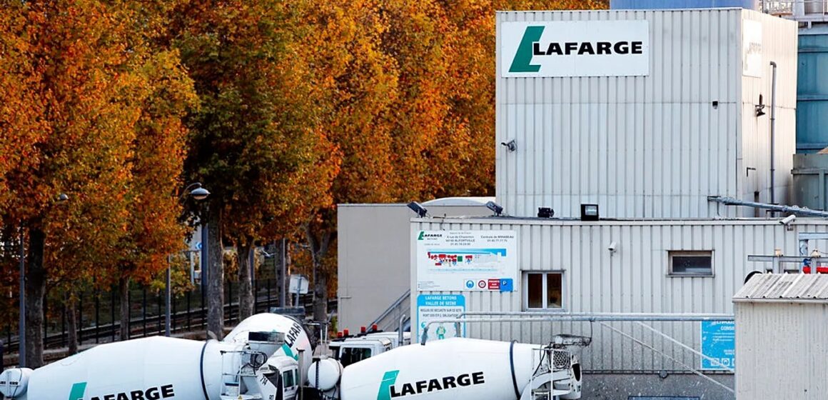 Экс-главу французской компании Lafarge приговорили к тюремному сроку по делу о финансировании ИГИЛ