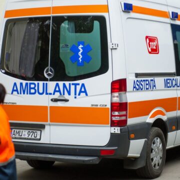 Нападение с ножом на бригаду скорой помощи в Кишинэу