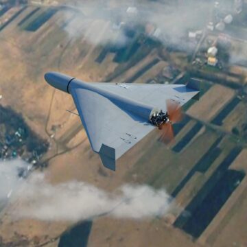 Military,Kamikaze,Drone,Shahed,Flying,In,The,Clouds,Over,Rural Дрон Shahed нарушил воздушное пространство Молдовы