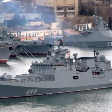 Атака на Новороссийск: Украина заявляет о поражении фрегата «Адмирал Макаров» и буровой установки.