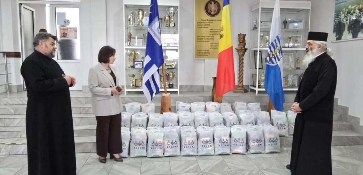 Епархия Бэлць передала продукты 94 ученикам города. Помощь поступила от верующих из Кишинэу, пожелавших остаться анонимными