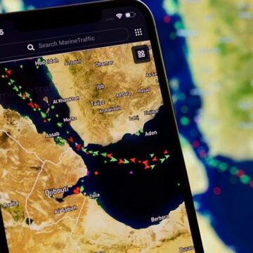 Хуситы и Иран угрожают заблокировать ключевые нефтяные пути, если Трамп не снимет блокаду