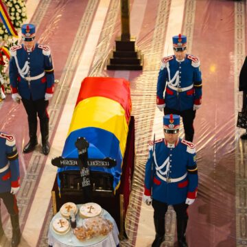 lucescu_funeralii_100426 Румыния простилась с «Иль Луче»: Мирчу Луческу проводили в последний путь под национальным флагом