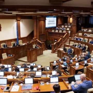 Меньше времени на трибуне: PAS меняет правила игры в Парламенте