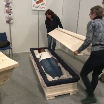 Жизнь, смерть и ИИ: как в Бремене меняют культуру прощания