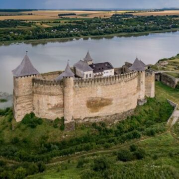 В Хотине рухнула стена крепости Штефана чел Маре