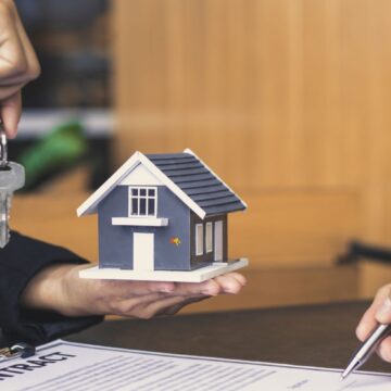 ChatGPT - 1 Министр финансов: Программа Prima Casă Plus взвинтила цены на квартиры и истощила бюджет