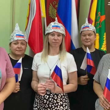 Пранкер заставил российских учителей зачитать манифест нацистской Германии под видом патриотической акции