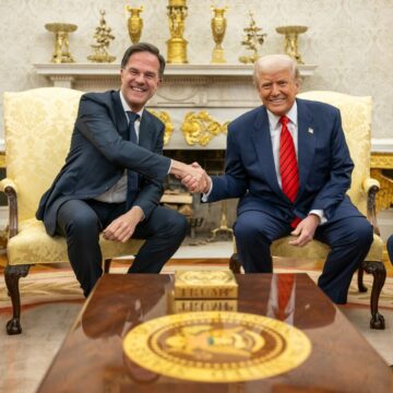 trump_rutte_140325 Марк Рютте «не видит выхода США из НАТО»: Американский ядерный зонтик — высшая гарантия безопасности в Европе