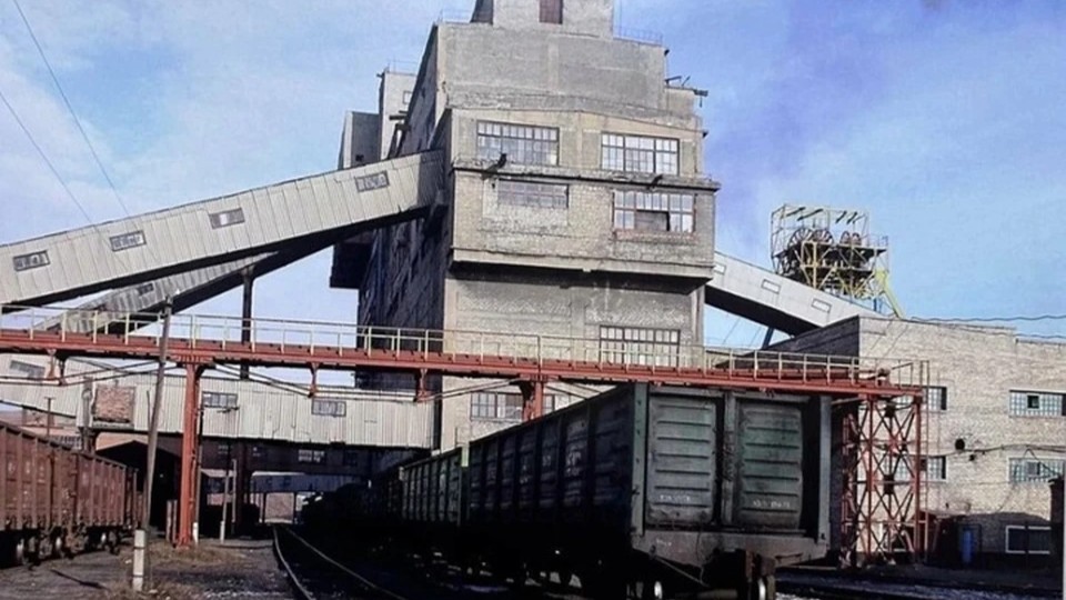 wr-960 Удары по инфраструктуре: ЧП на шахте в Луганской области и повреждение жилого дома в Новороссийске
