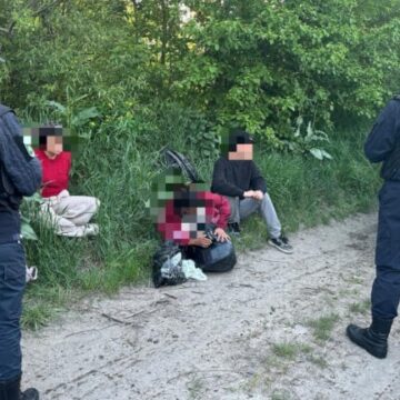 В районе Бричень пограничники пресекли попытку незаконного перехода границы группой граждан Непала