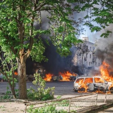 Срыв «режима тишины»: Украина обвинила Россию в массированной атаке сразу после объявления перемирия